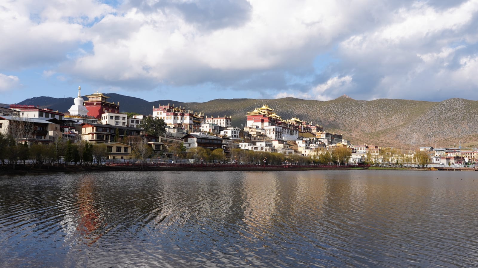 Classic China & Yunnan: Emperors, Old Towns & Snow Mountains — private China itinerary